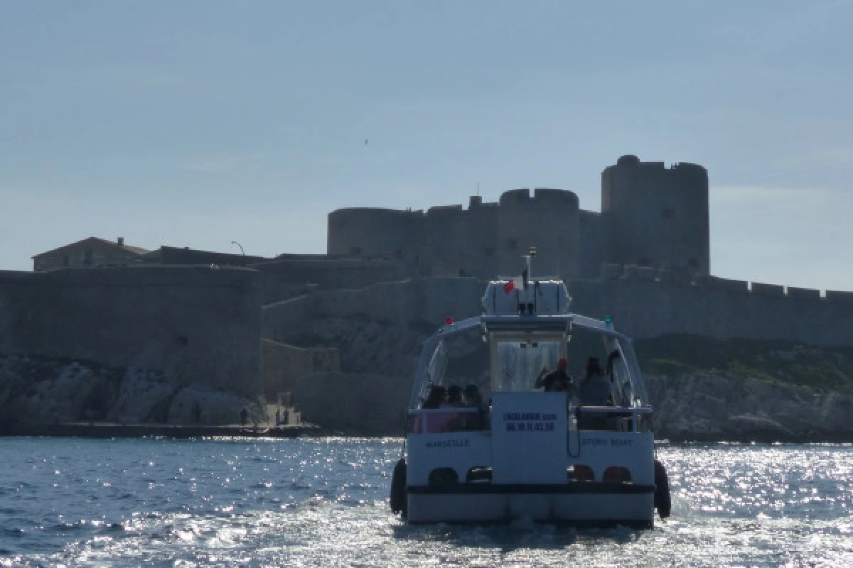 Discover the If Castle - Sea walking 2h30 tour - Bonjour Fun