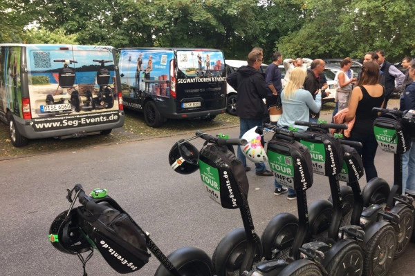 Düsseldorf: Kaiserswerth-Segway-Tour mit Fähre (max. 120 Min) - Bonjour Fun
