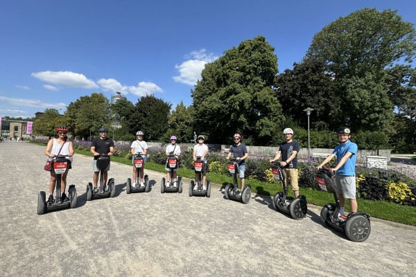 Düsseldorf: Rheintour mit dem Segway (max. 120 Min) - Bonjour Fun