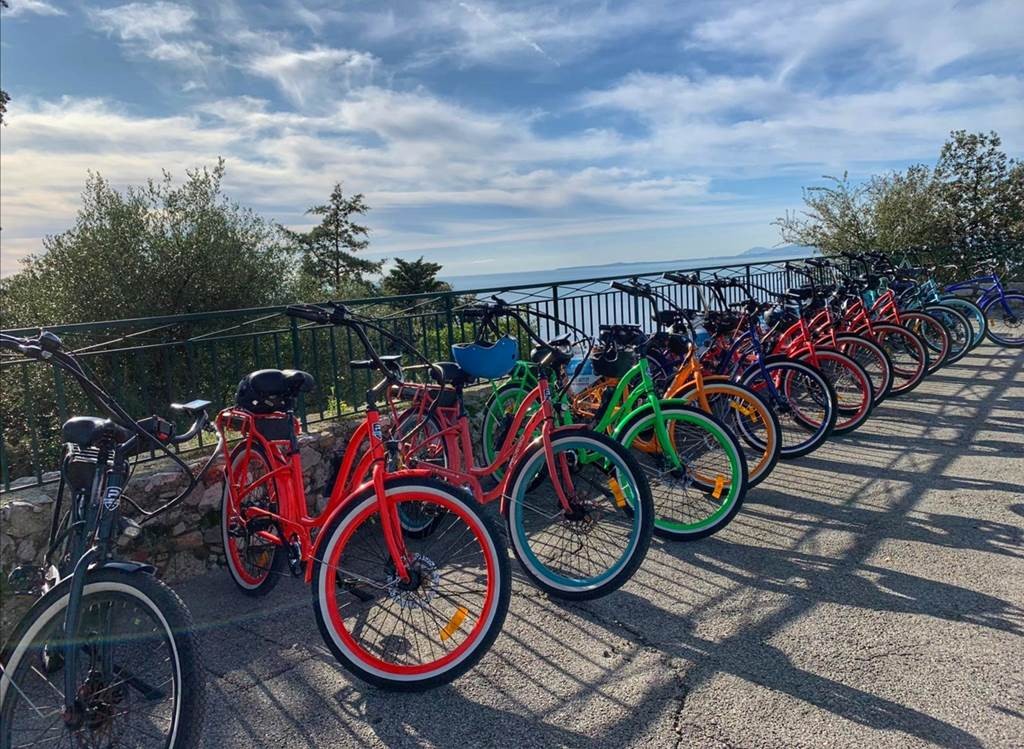 E-BIKE CITY TOUR: 2H30 AGENCY - Bonjour Fun