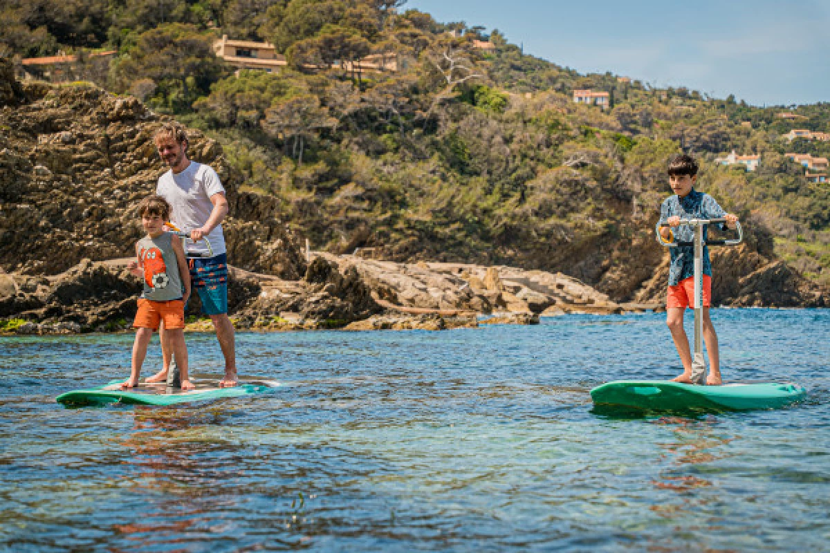 Electric "Sea scooter" BlueWay rentig - Bonjour Fun