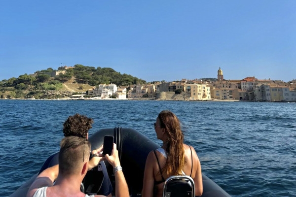 Sea excursion from Cannes to St Tropez - Bonjour Fun