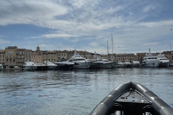 Sea excursion from Cannes to St Tropez - Bonjour Fun