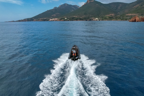 Essential Estérel Calanques 1.5-Hour - Bonjour Fun