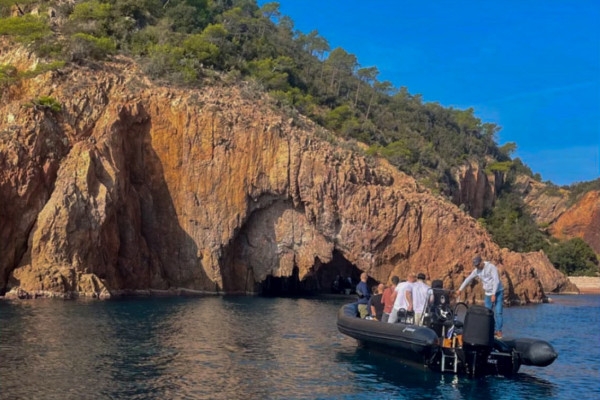 Essential Estérel Calanques 1.5-Hour - Bonjour Fun