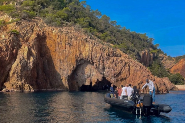 Essential Estérel Calanques 1.5-Hour - Bonjour Fun