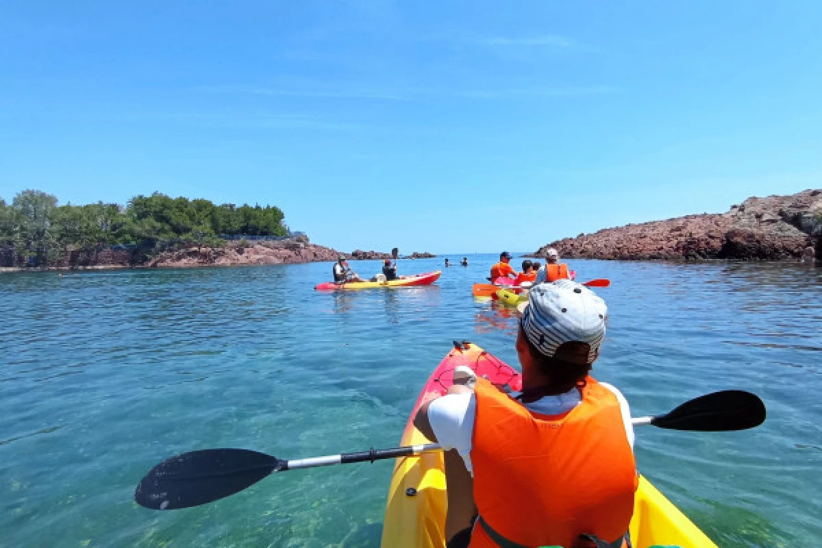 Supervised kayak or paddle ride - Corniche d'Or - Bonjour Fun