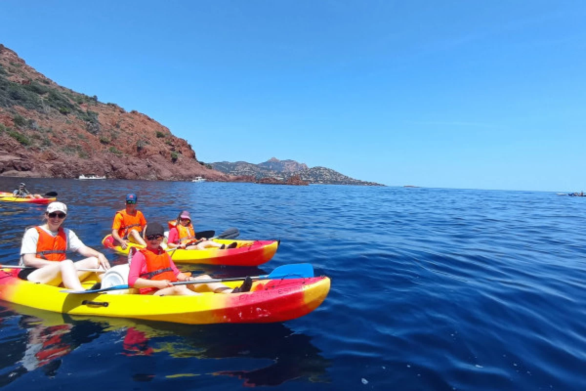 Supervised kayak or paddle ride - Corniche d'Or - Bonjour Fun