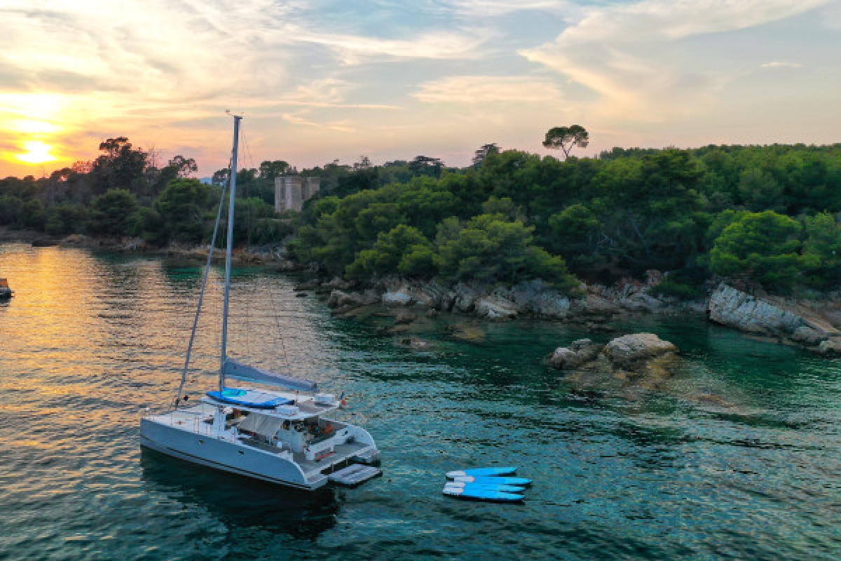 PRIVATE Catamaran SUNSET DAY trip (8h) - NOMAD3 - Bonjour Fun