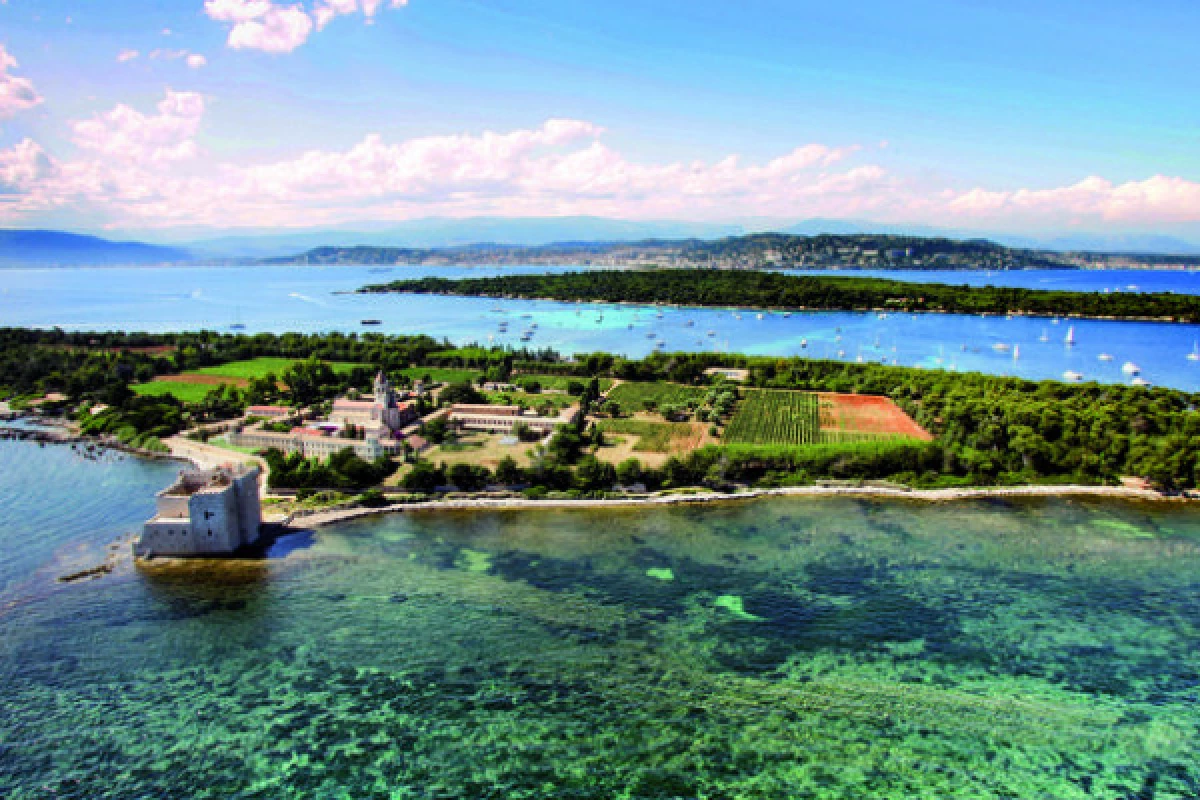 Seatrip in Saint Honorat : Iles de lérins et Estérel. - Bonjour Fun