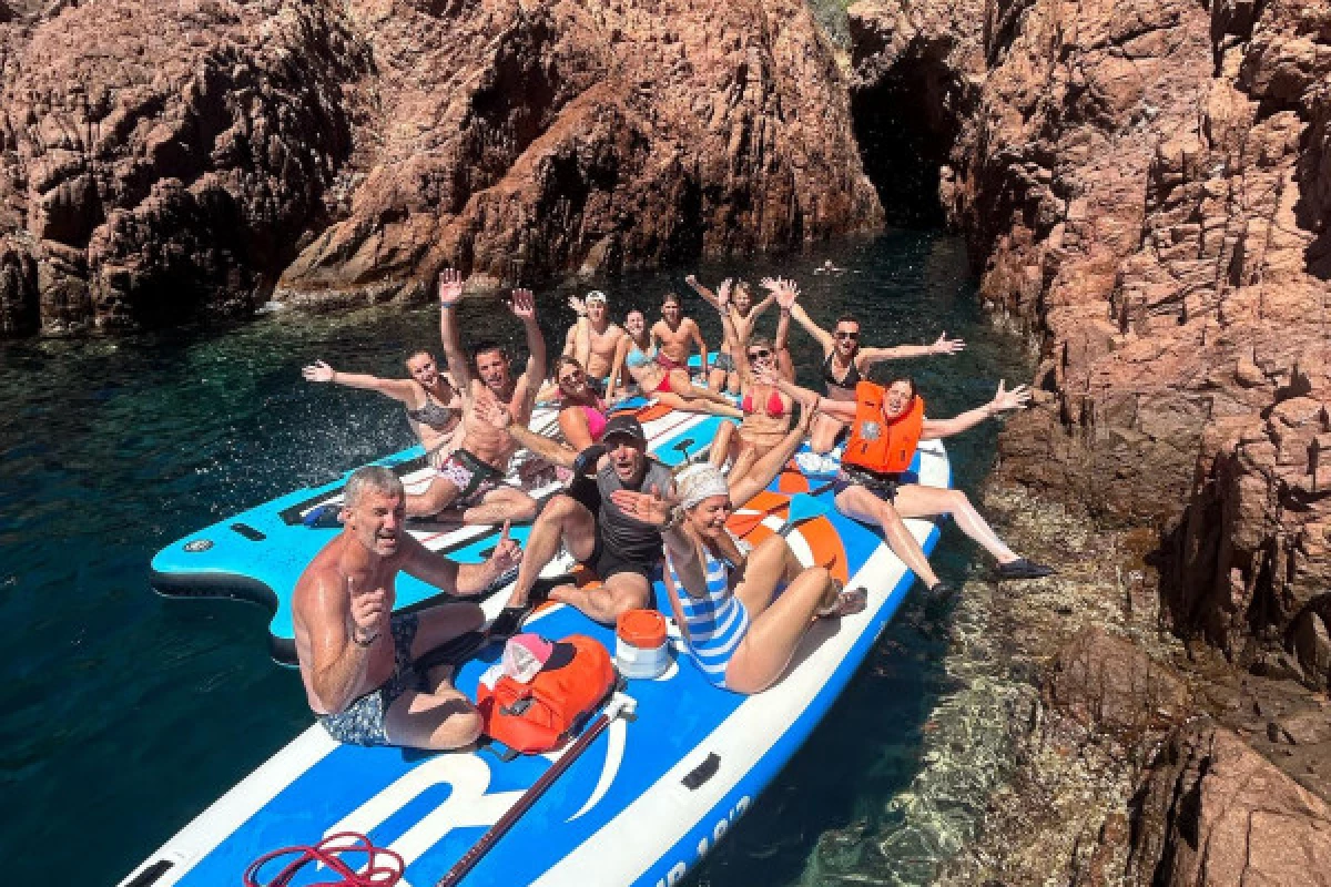 COMBO : CALANQUES TOUR + CLUEDO - Bonjour Fun