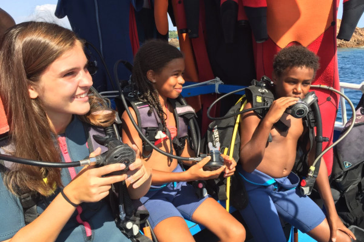 5 Dive Package Child 8-14 years old (certified diver) - Bonjour Fun