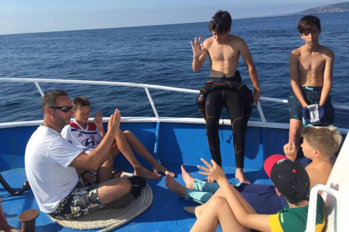 5 Dive Package Child 8-14 years old (certified diver) - Bonjour Fun