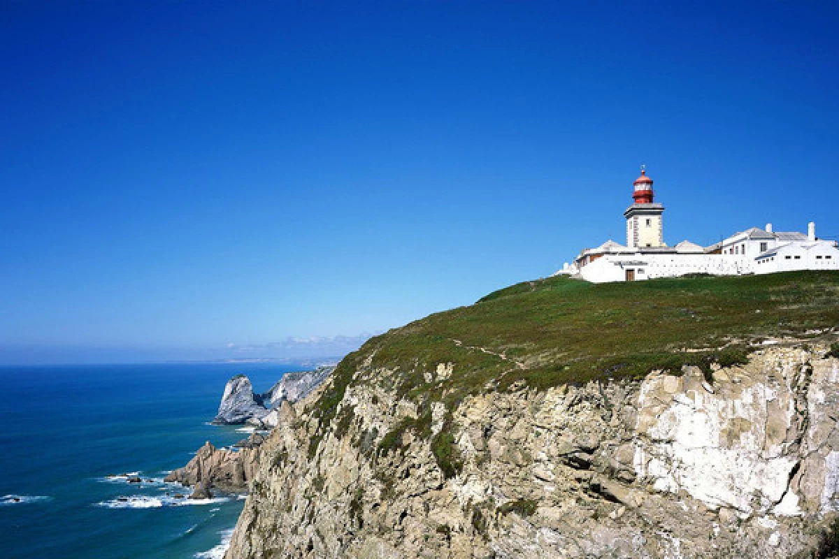 Full Day Guided Tour to Sintra & Cascais - Bonjour Fun