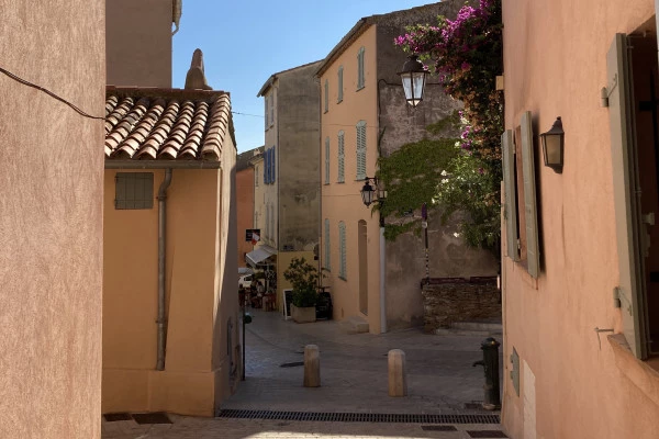 Group : Tour of Saint Tropez with an aperitif - Bonjour Fun