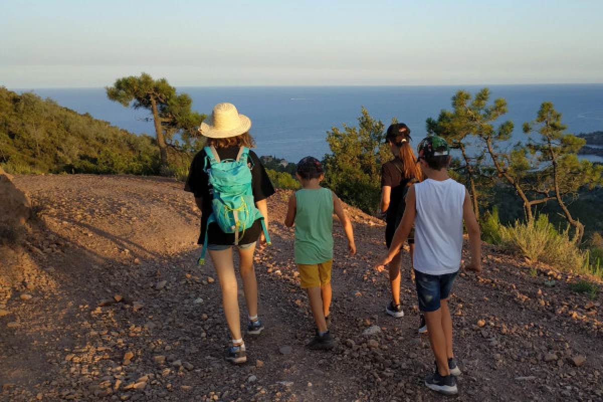 Group offer - The Great Adventure for kids ! Hiking, treasure hunting and discovering - Bonjour Fun