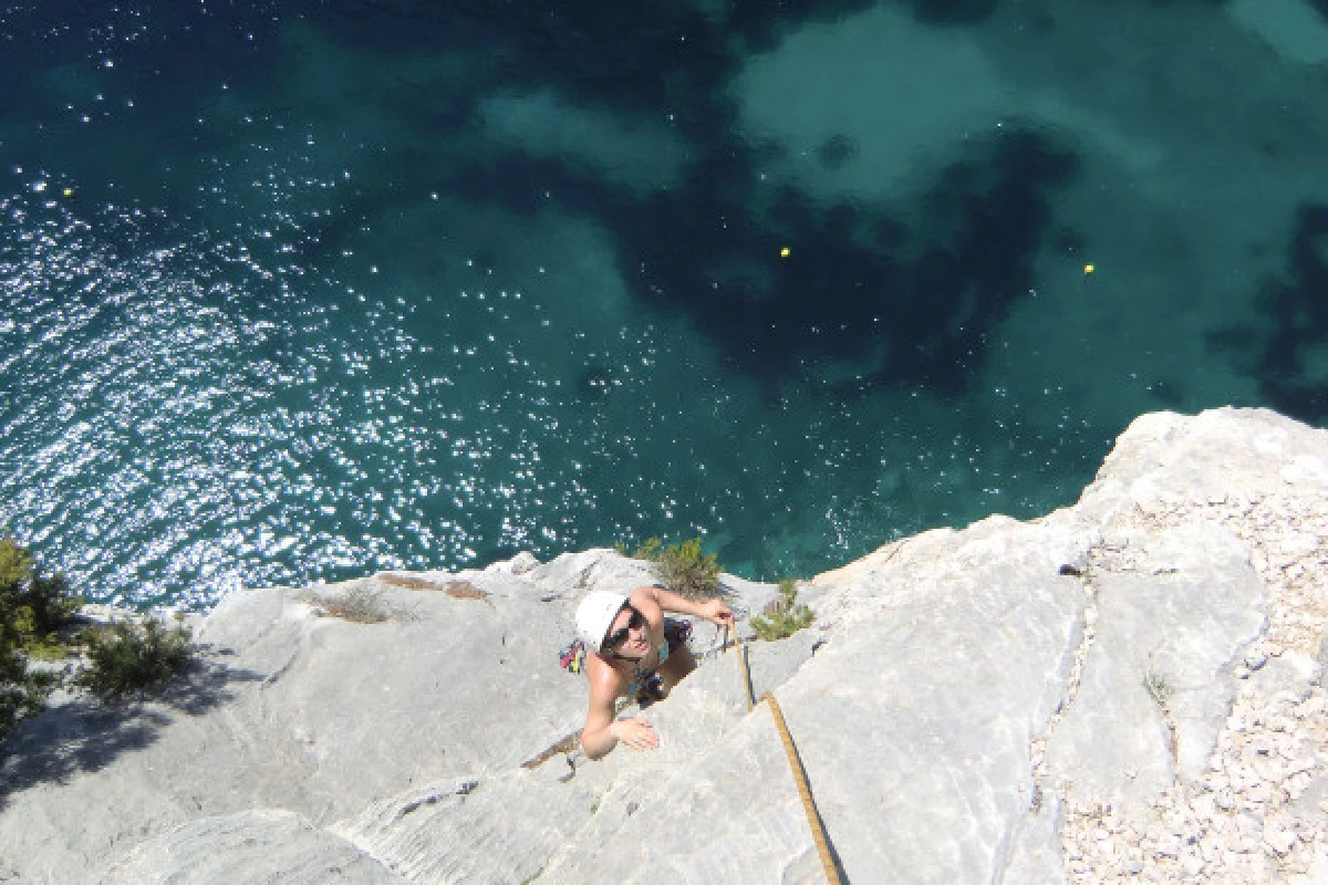 Half-day multi-pitch climbing - Bonjour Fun