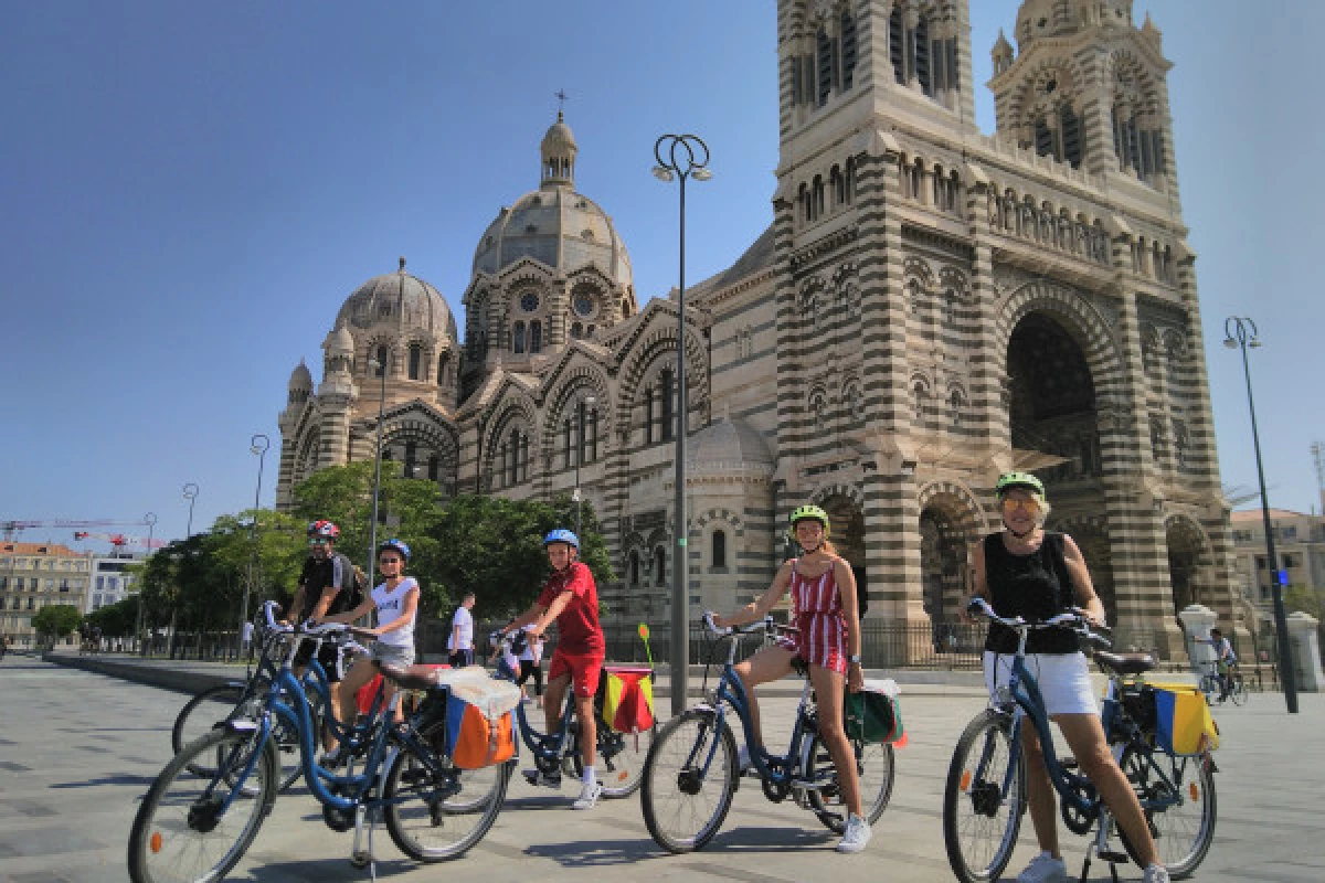 Half-day tour ebike special for cruises - Bonjour Fun