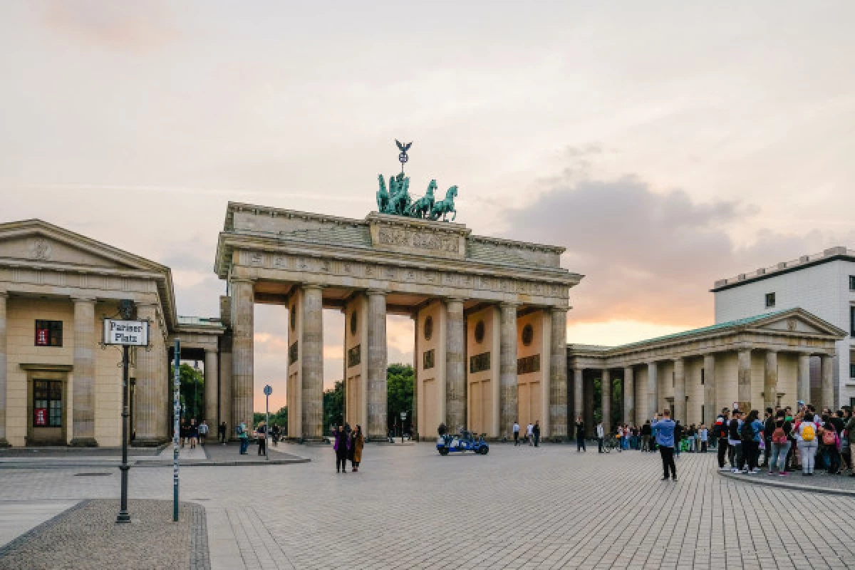 HEN PARTY CITY CHALLENGE BERLIN - Bonjour Fun