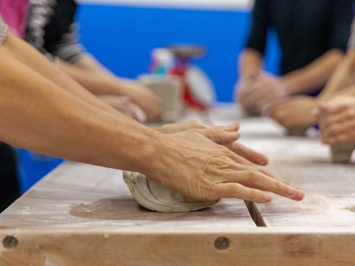 Initiation au modelage en poterie céramique - Bonjour Fun