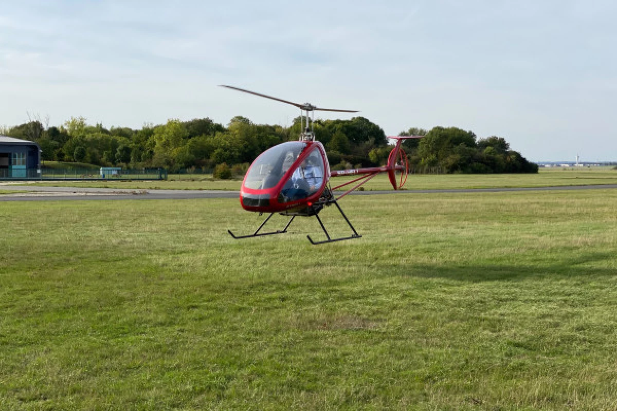 Introduction to microlight helicopter flying - Bonjour Fun