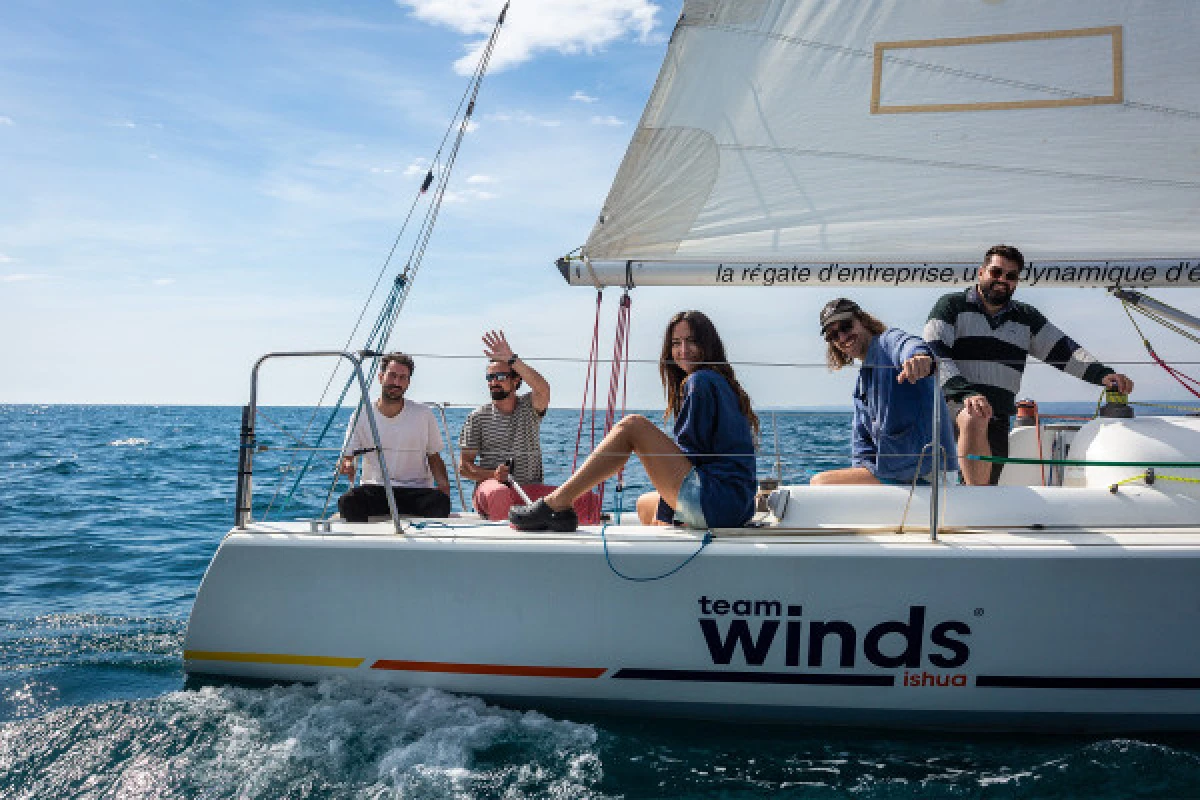 Afternoon sailing trip in coves of Frioul Islands - Bonjour Fun