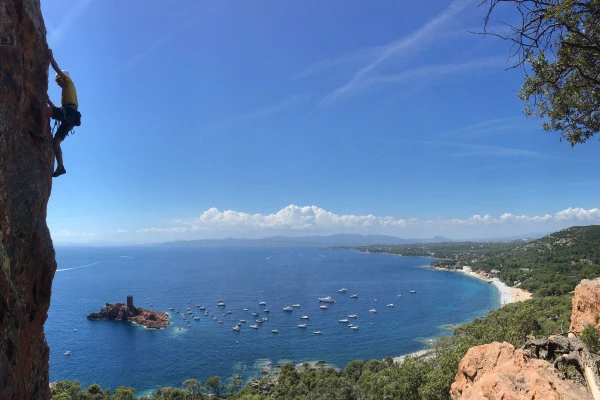 Climbing initiation - Dramont - Seaside - Bonjour Fun