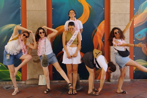 Scavenger Hunt : The mysterious robbery - Bonjour Fun