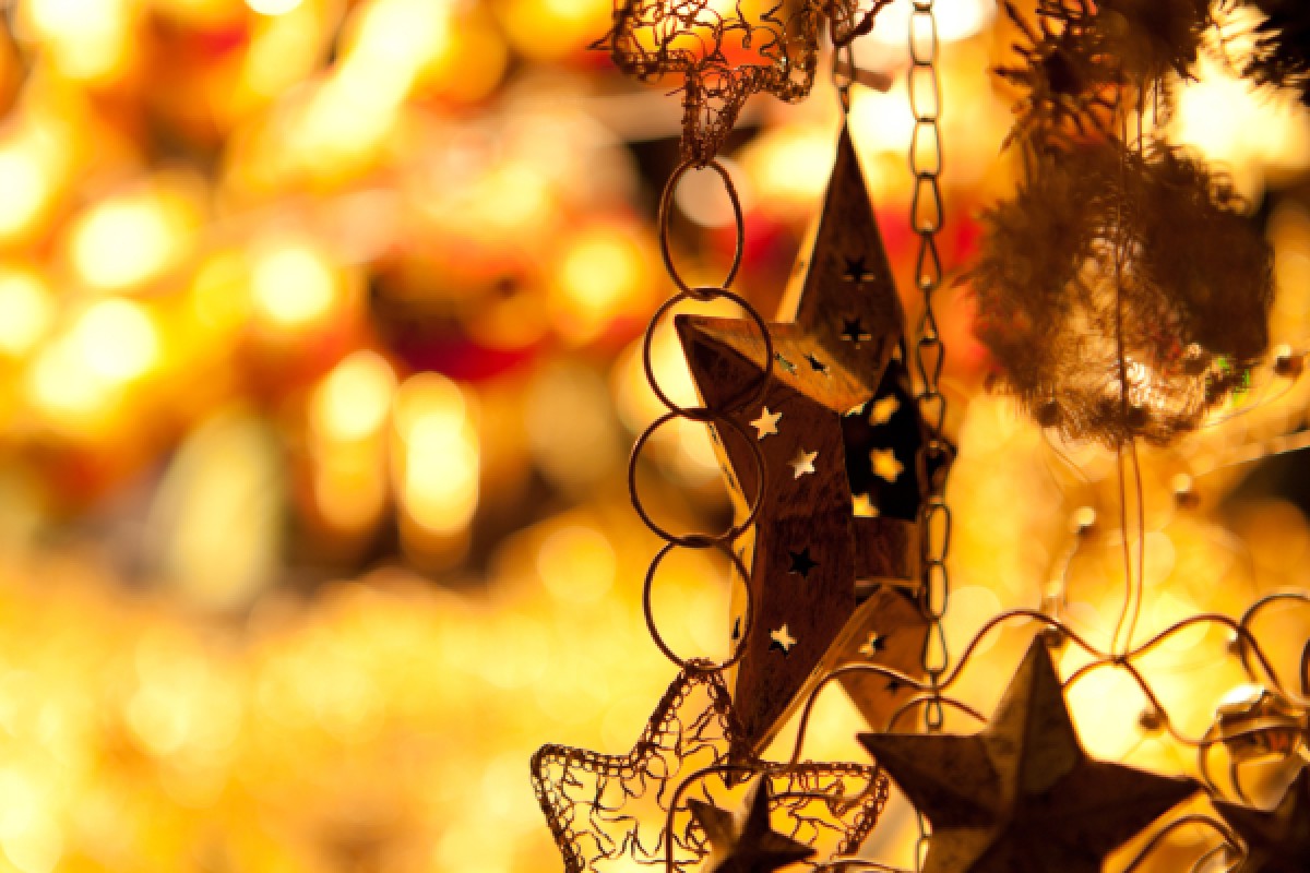 Unusual treasure hunt on Christmas markets Annecy - Bonjour Fun