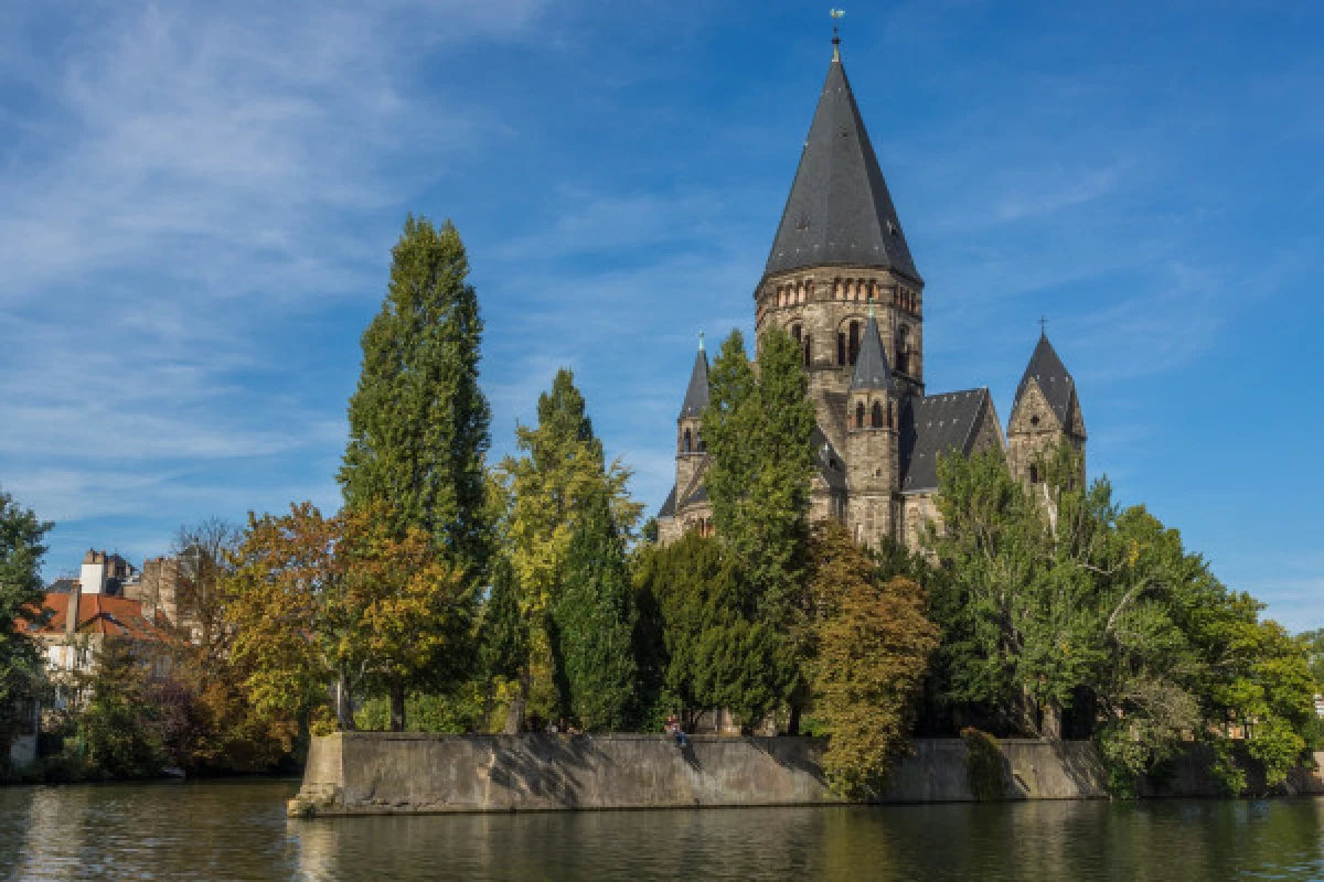 Unusual treasure hunt Christmas market (Metz) - Bonjour Fun