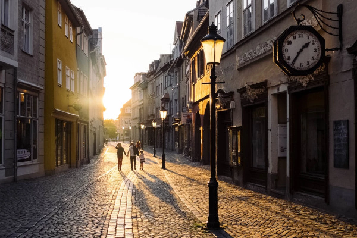 Unusual treasure hunt on the Christmas market (Obernai) - Bonjour Fun