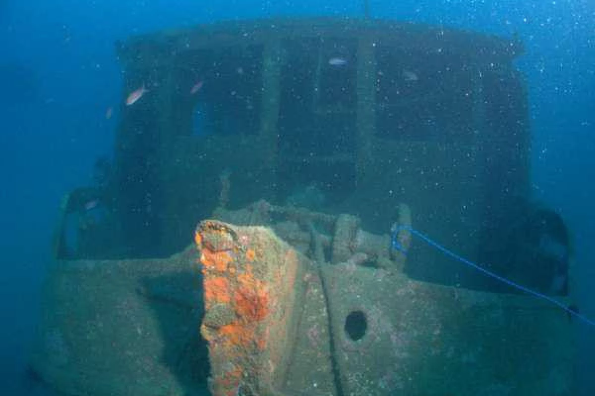 Day Trip - 2 dives - Wreck & Rock - St Tropez - Bonjour Fun