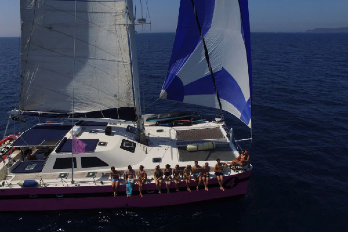 Catamaran day to Taillat Cape from Lavandou - Bonjour Fun