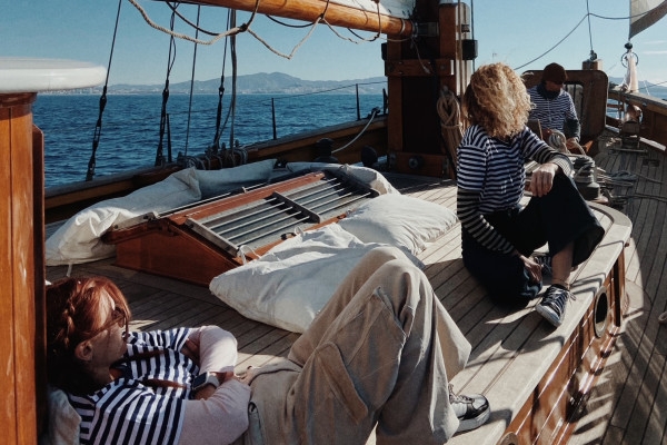 Sailing day to the Calanques - Quay of Honor Town Hall - Bonjour Fun