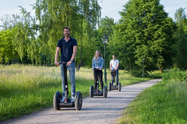 Krefeld: Elfrather Lake Tour (max. 120 min) - Bonjour Fun