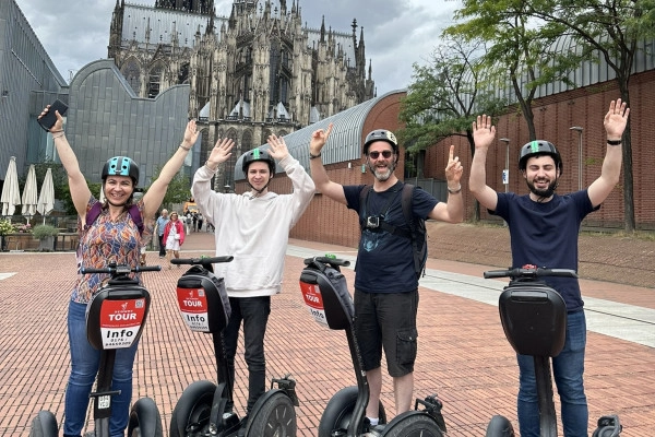 Krefeld: Elfrather Lake Tour (max. 120 min) - Bonjour Fun