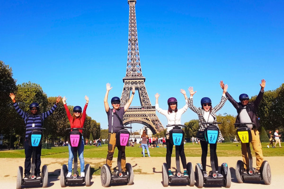 Paris Amazing Segway Tour - Bonjour Fun