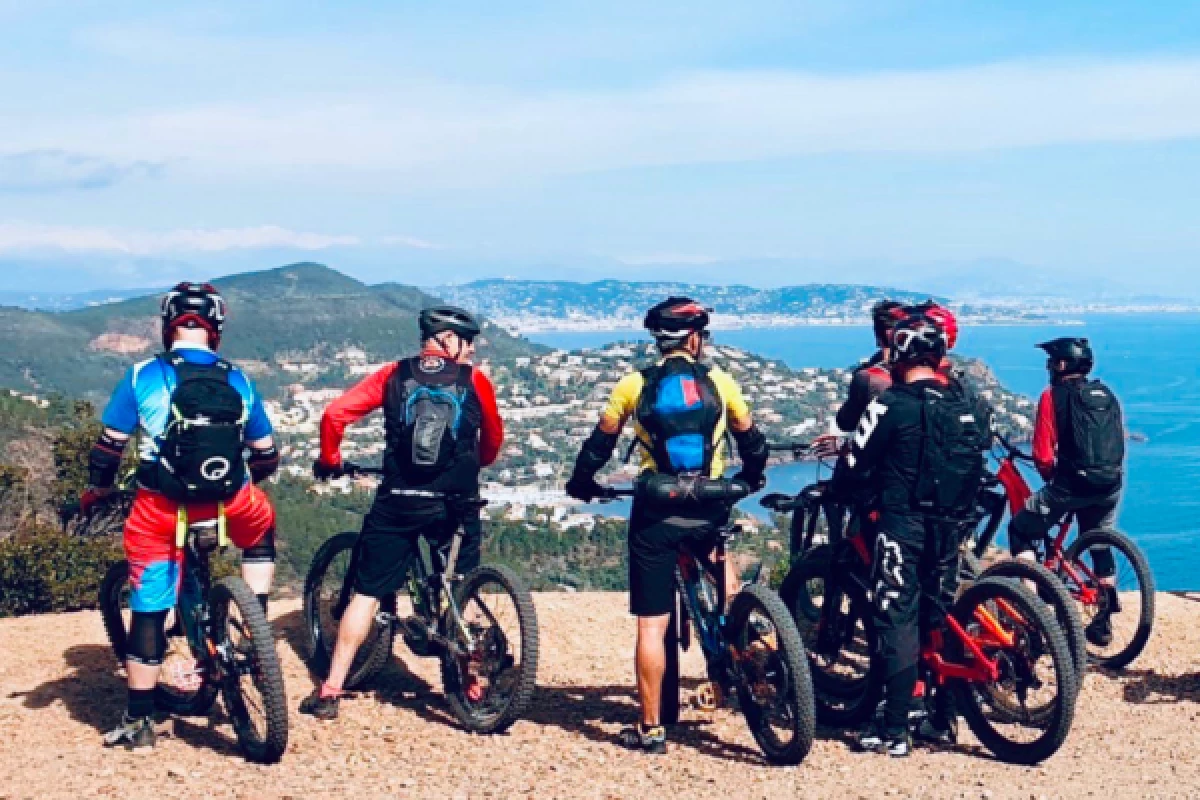 The most beautiful road in the world on an electric mountain bike - Guided tour - Bonjour Fun