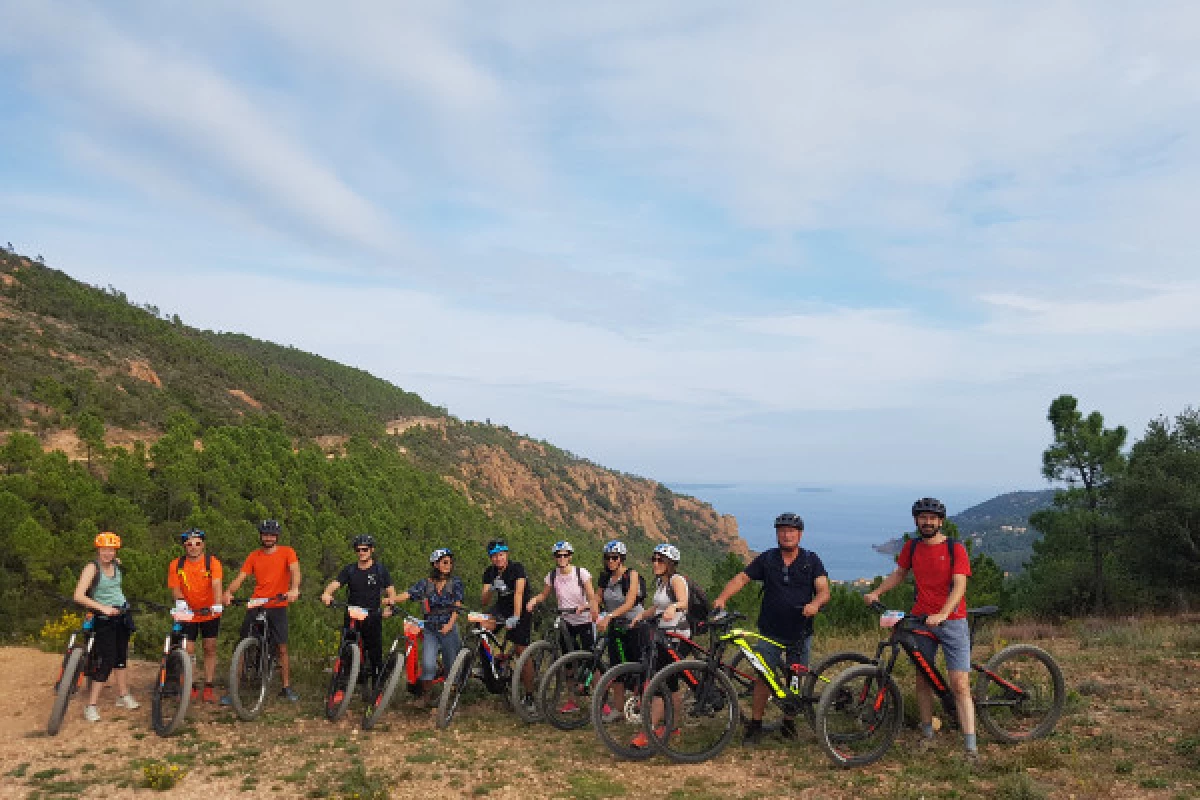 The most beautiful road in the world on an electric mountain bike - Guided tour - Bonjour Fun