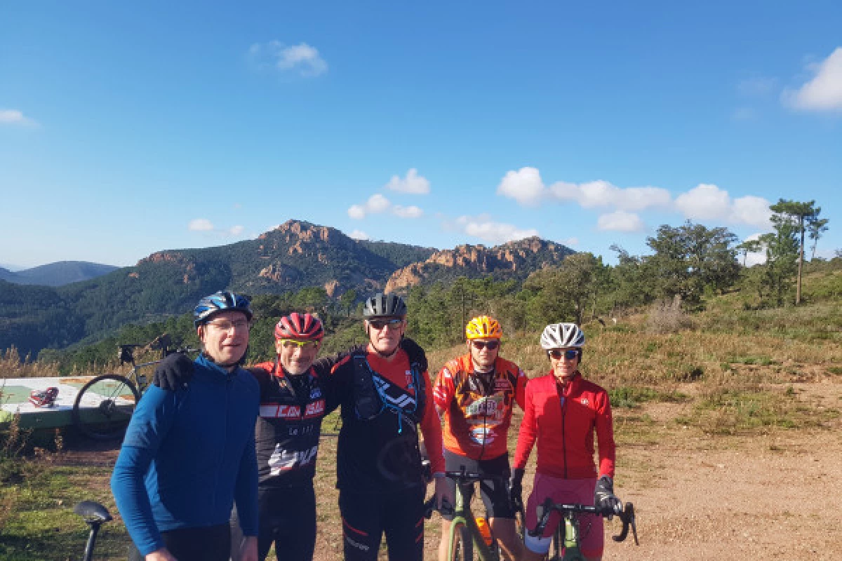 The most beautiful road in the world on an electric mountain bike - Guided tour - Bonjour Fun