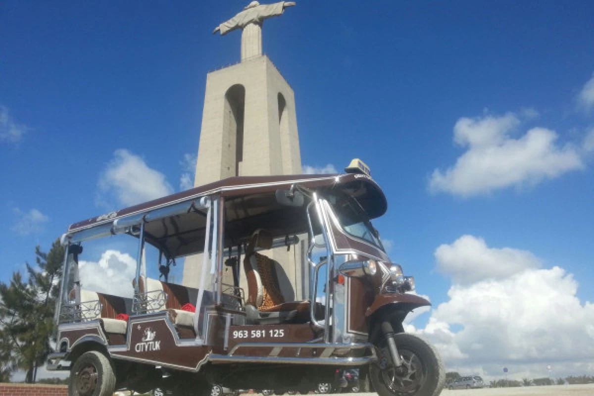 Lisbon Riverside & Cristo rei Tuk Tuk Tour - Bonjour Fun