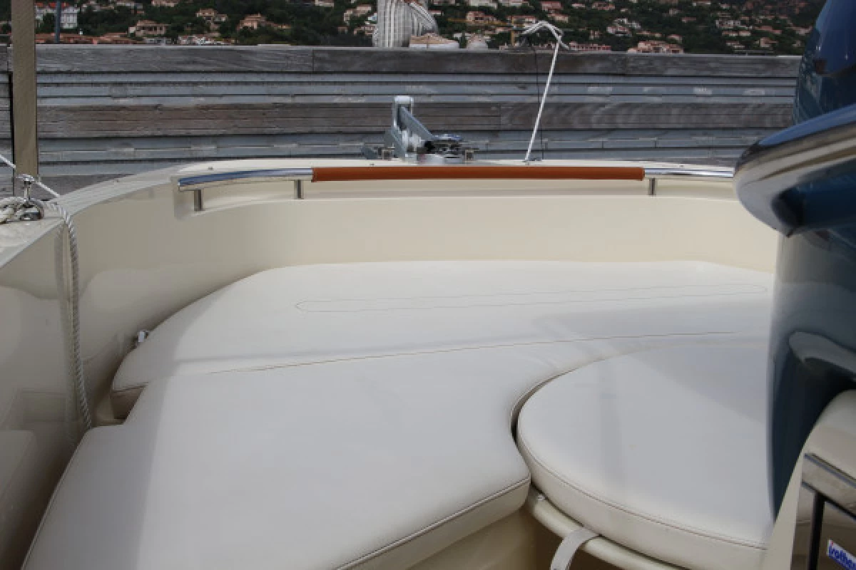 Boat rental - Invictus 200FX (115CV) - Agay - Bonjour Fun