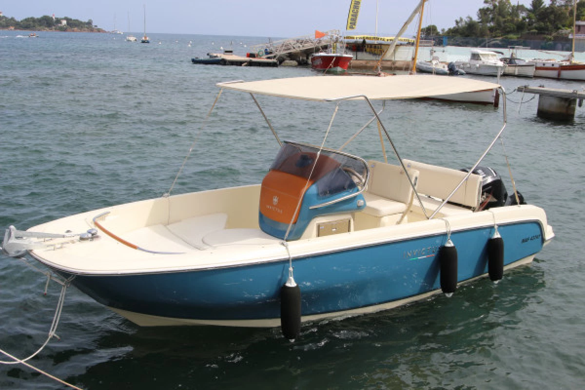 Boat rental - Invictus 200FX (115CV) - Agay - Bonjour Fun