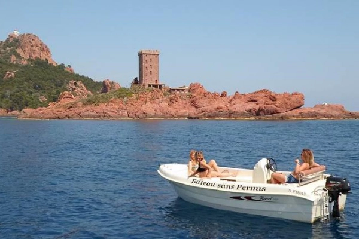 Boat rental without license - Agay Bay - Bonjour Fun