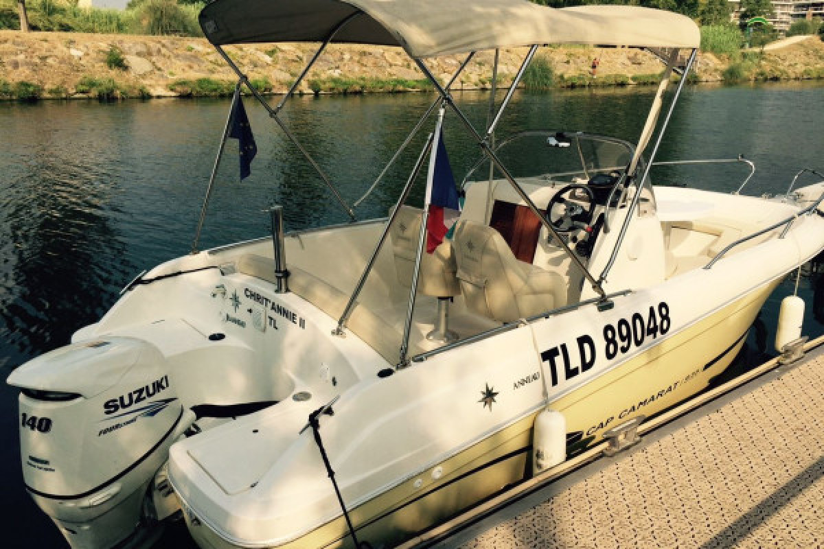 Cap Camarat 7-person boat rental - Bonjour Fun
