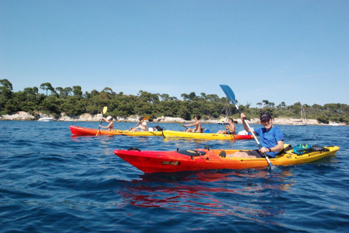 Sea kayak rental to the Lérins Islands - Cannes - Bonjour Fun