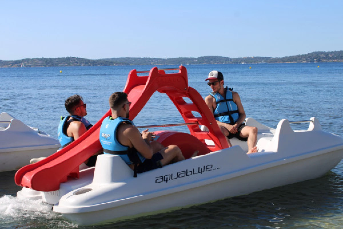  Pedal boat rental - Bonjour Fun