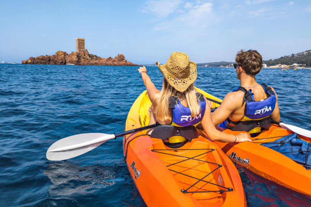 Sea kayak rental - In front of Ile d'Or - Bonjour Fun