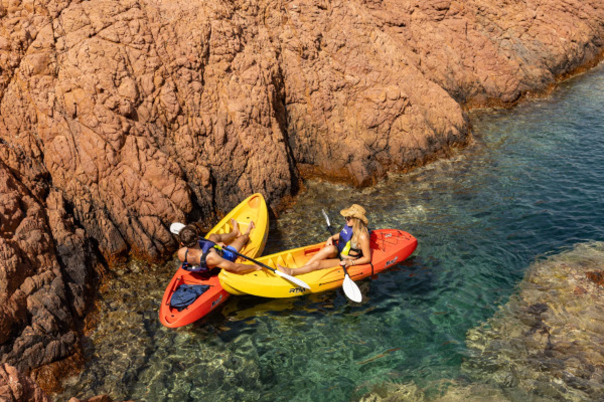 Sea kayak rental - In front of Ile d'Or - Bonjour Fun