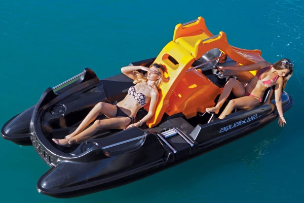 Pedal boat with slide rental - Bonjour Fun